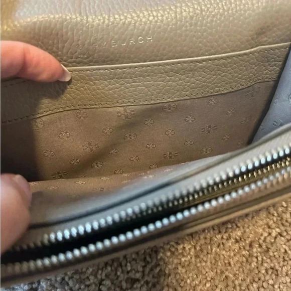 Tory Burch Thea flat crossbody - Picture 7 of 11